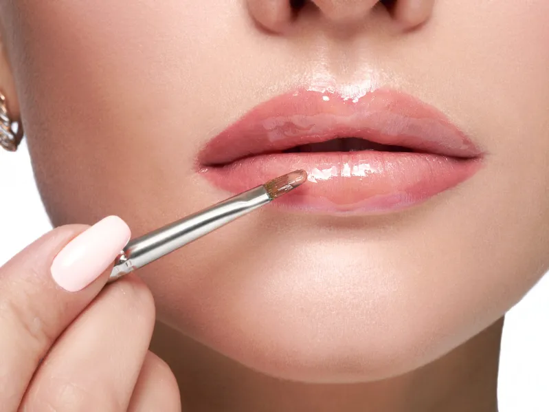 How to Use Lip Oil